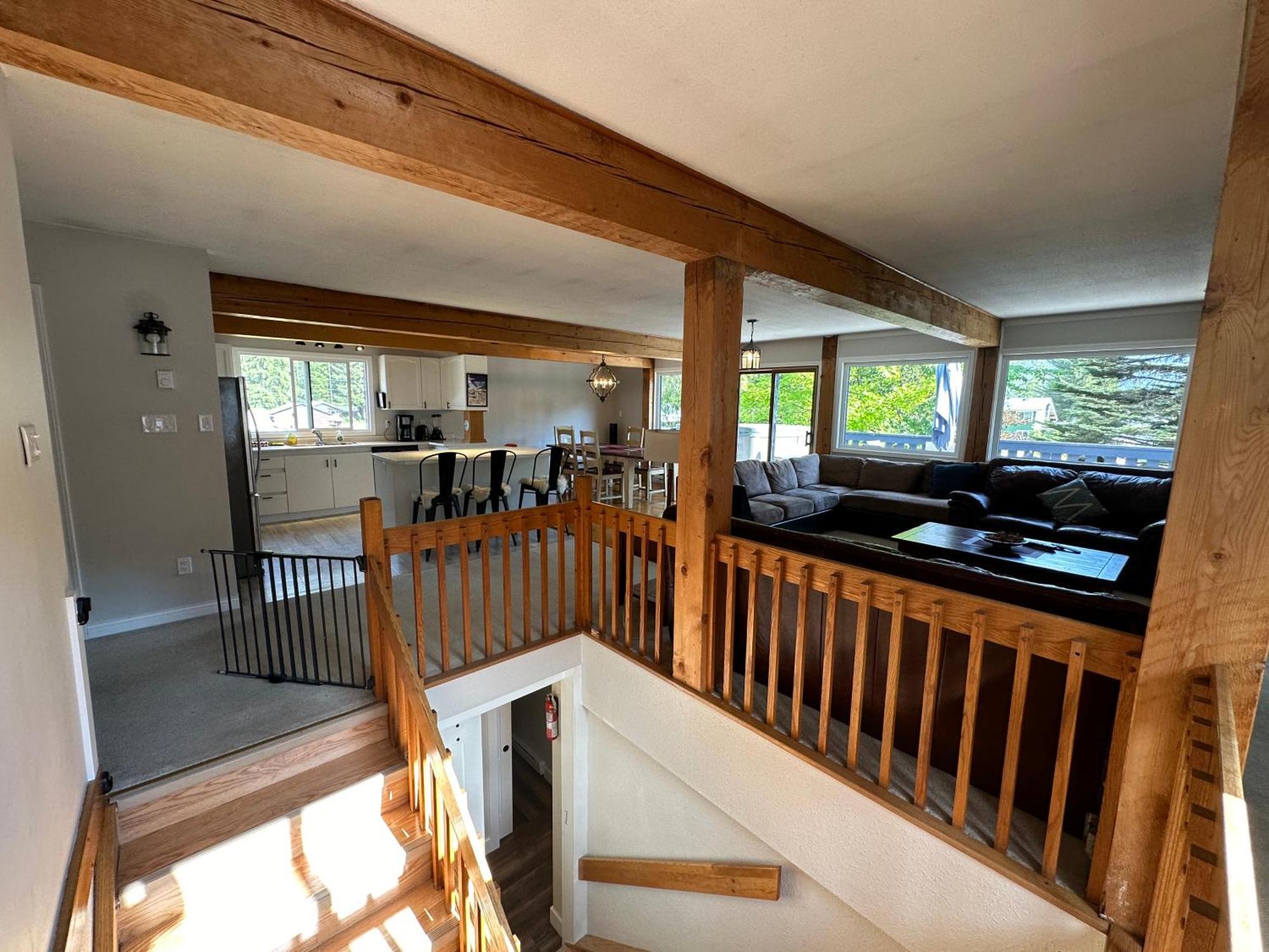 Bear Valley Guesthouse Stewart エクステリア 写真